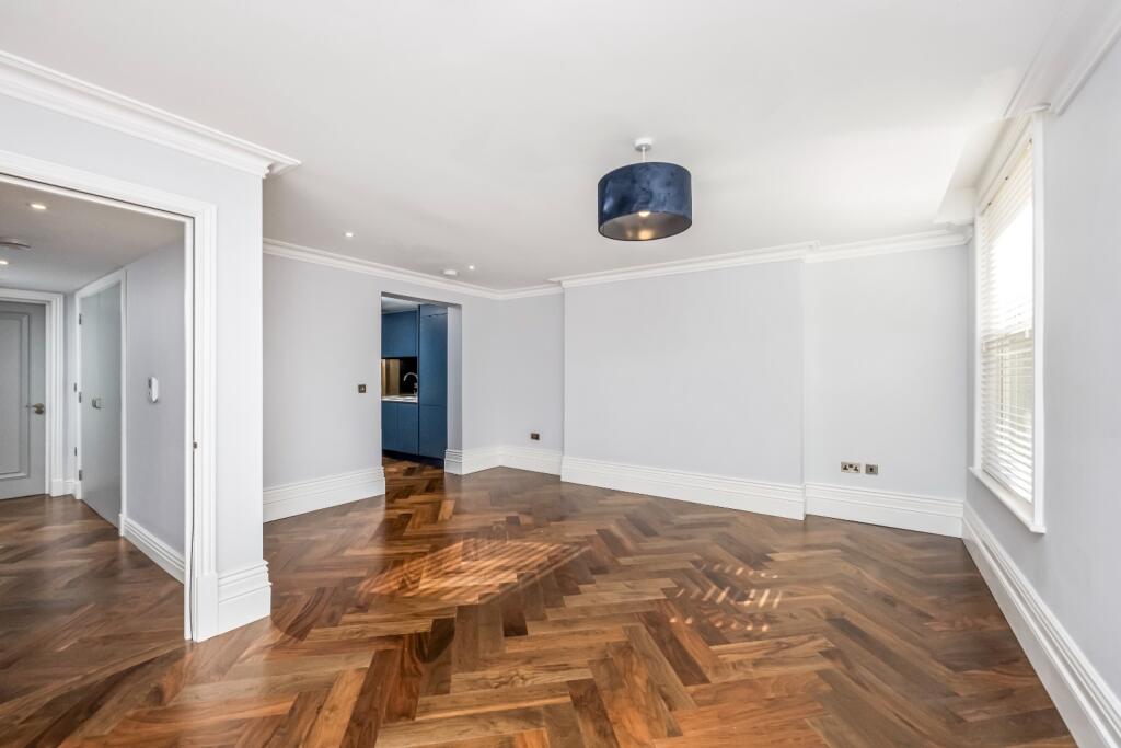 Apartment in Hove, Brunswick - More