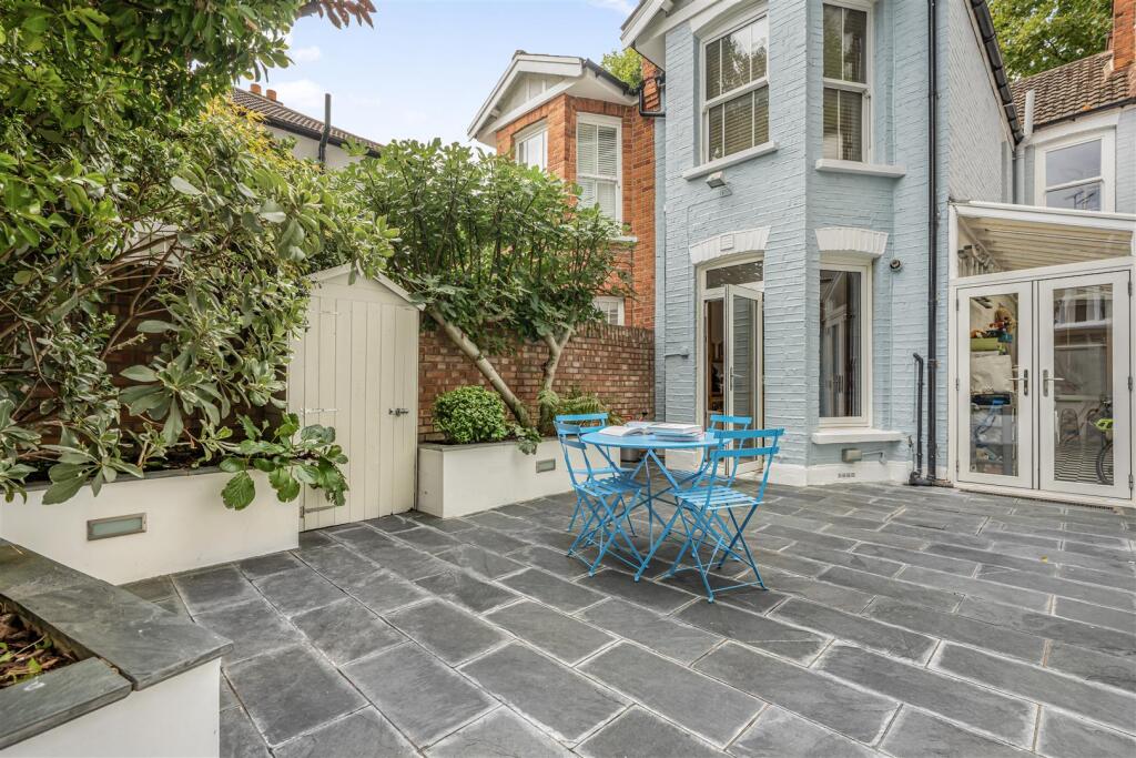 House in London - View 5
