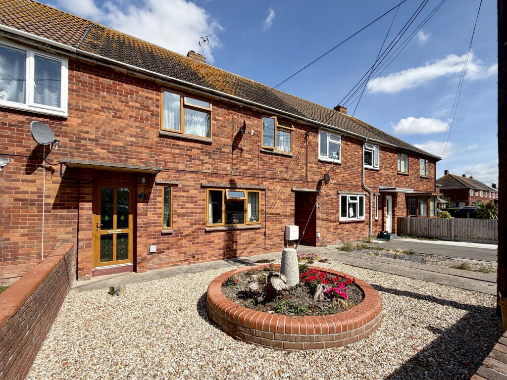 3-bed terraced on North Avenue, Highbridge, Somerset, £265,000