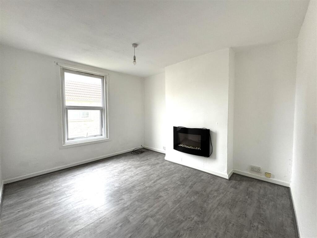 Hopkins Street, Weston-Super-Mare photo 3