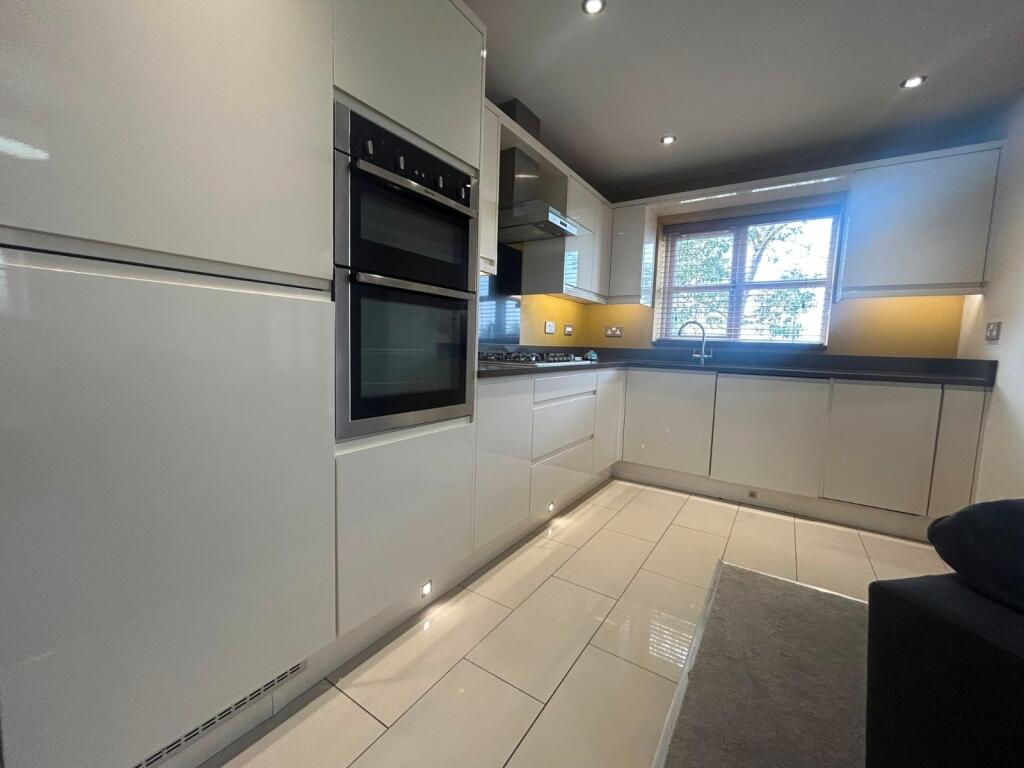 Apartment in Birmingham, West Midlands - View 2