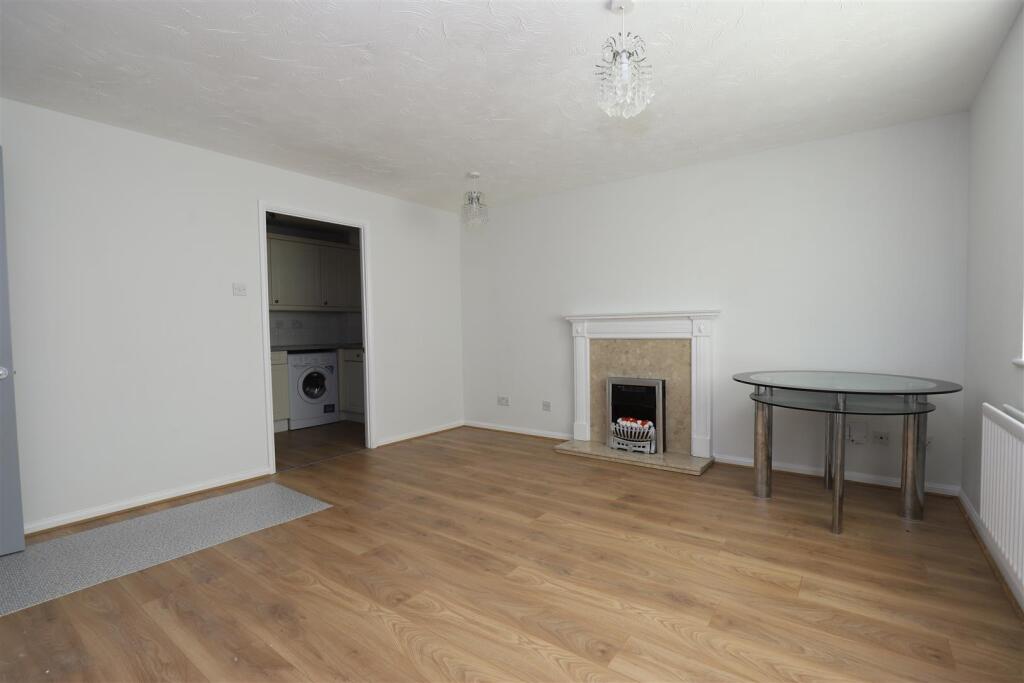 Apartment in Maidstone, Kent - View 2
