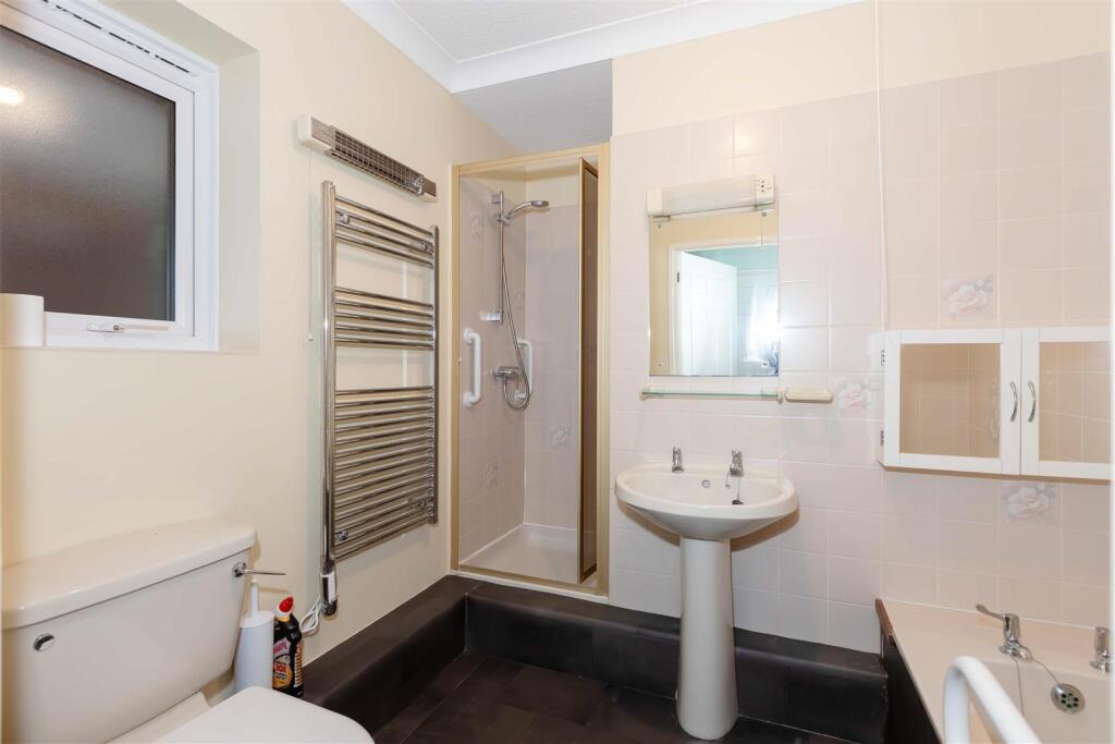 House in Worthing, West Sussex - View 3