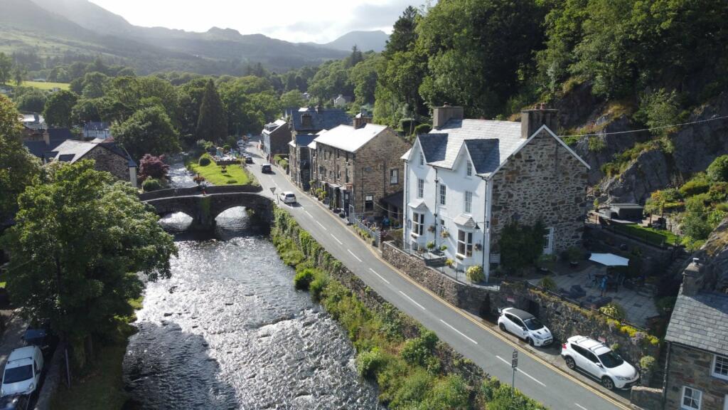 8-bed detached on Smith Street, Beddgelert, Caernarfon, Gwynedd, LL55, £825,000