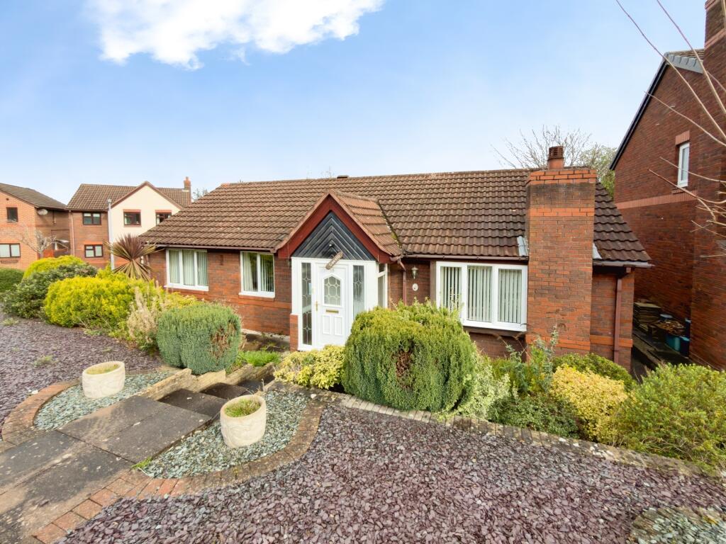 Main image of property: 18 Bryn Castell, Abergele, Conwy LL22 8QA