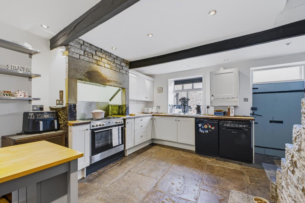 House in Huddersfield, Shelley, Shepley - View 4