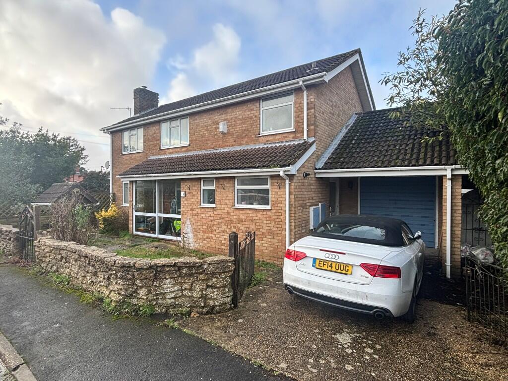 Main image of property: Merriemeade Close, SO45