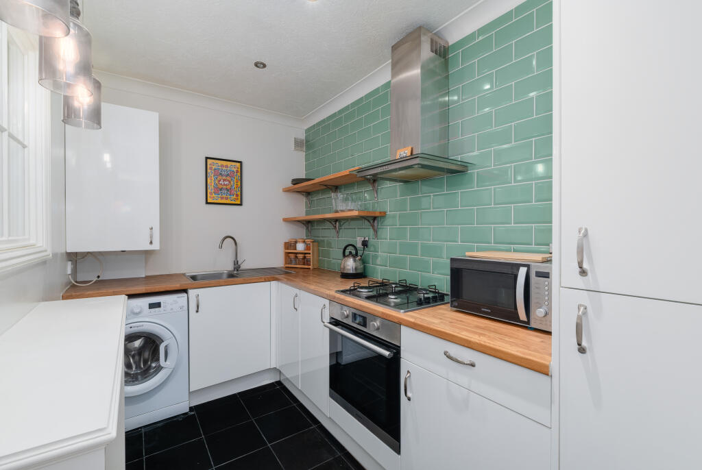 Apartment in London - View 5