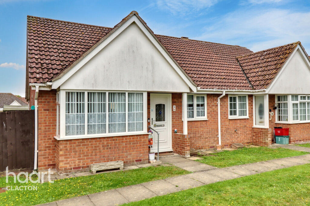 2-bed bungalow on Lyon Close, Clacton-On-Sea, £170,000