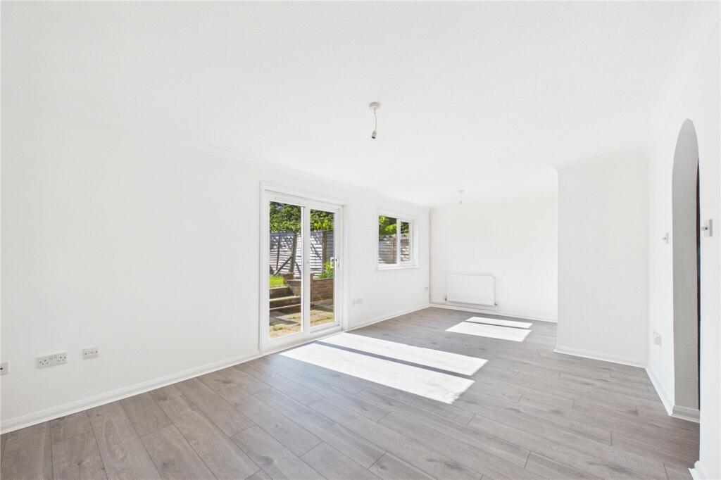 Chopin Road, Basingstoke, Hampshire, RG22 photo 3