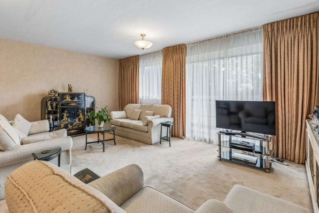 Apartment in Harrow - View 4