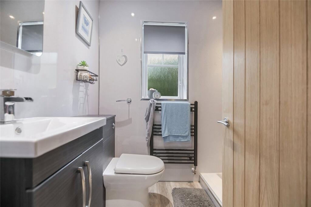House in Viewpark, Highcross, Old Monkland - More