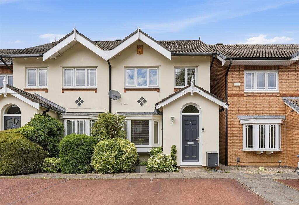 3-bed house on Shelbourne Mews, Macclesfield, £325,000