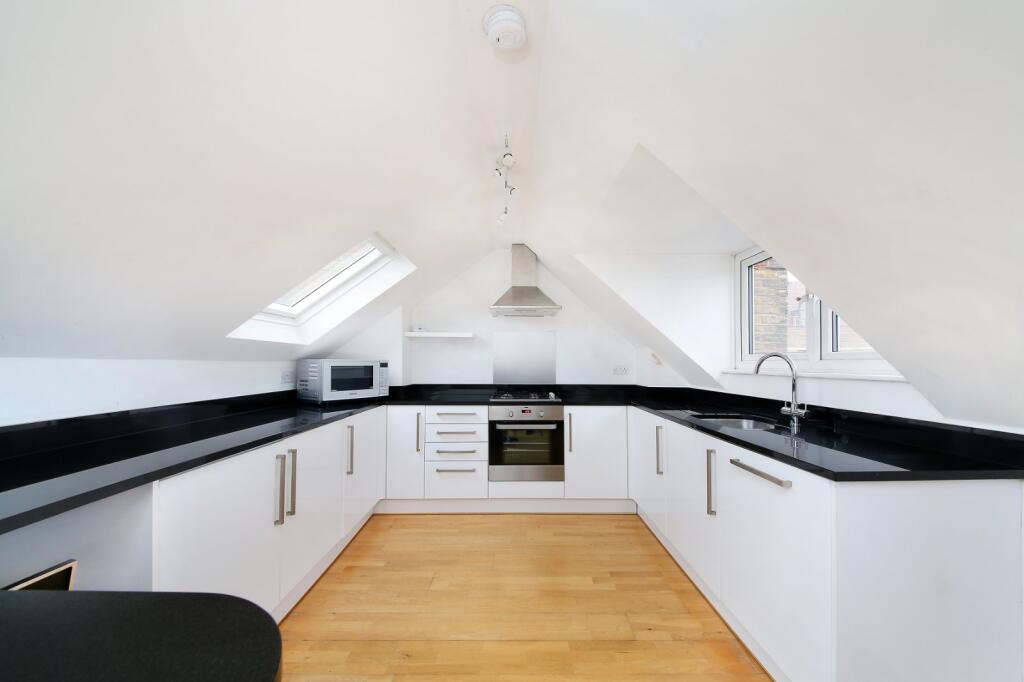 Apartment in London - View 3