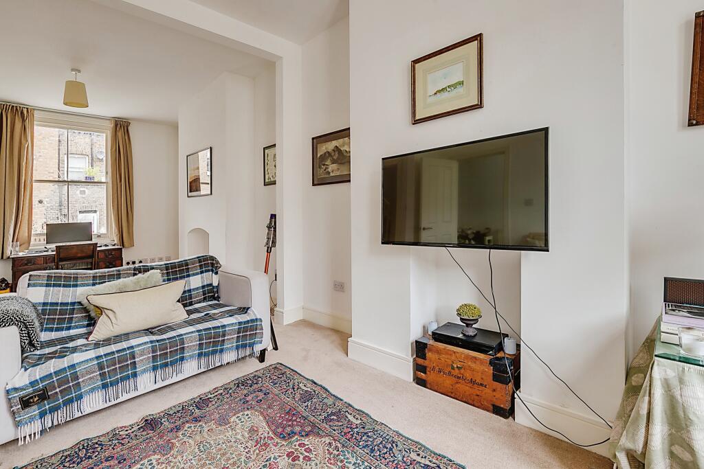 4 bedroom terraced house for rent