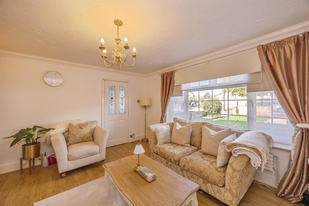 House in Havant, Hampshire - View 2