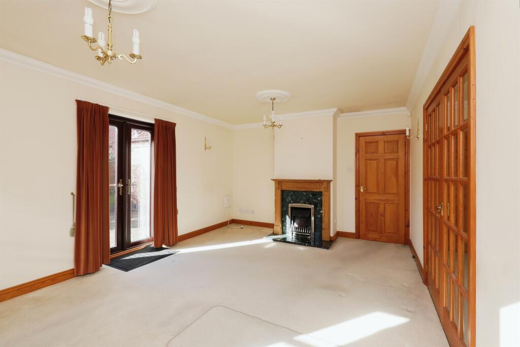 Manor Road, Scrooby, DONCASTER photo 3