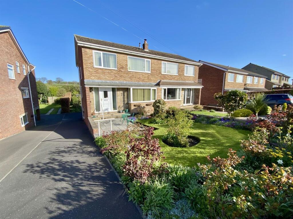 Main image of property: Quarryfields, Mirfield