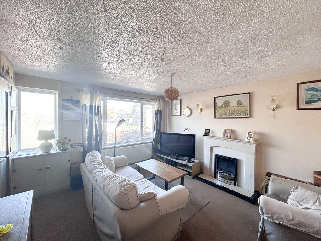 165 Arundel Drive, Carleton, Poulton Le Fylde FY6 7TR photo 2