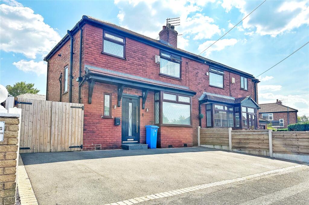 Main image of property: Ashdale Crescent, Droylsden, Manchester, Greater Manchester, M43