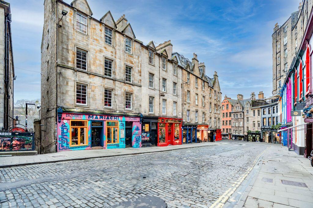 Main image of property: 5/1 Victoria Street, Edinburgh, EH1 2HE