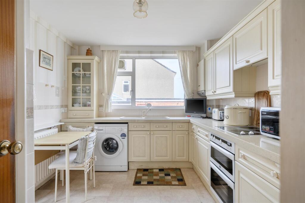 House in Keynsham, Bath and North East Somerset - View 5
