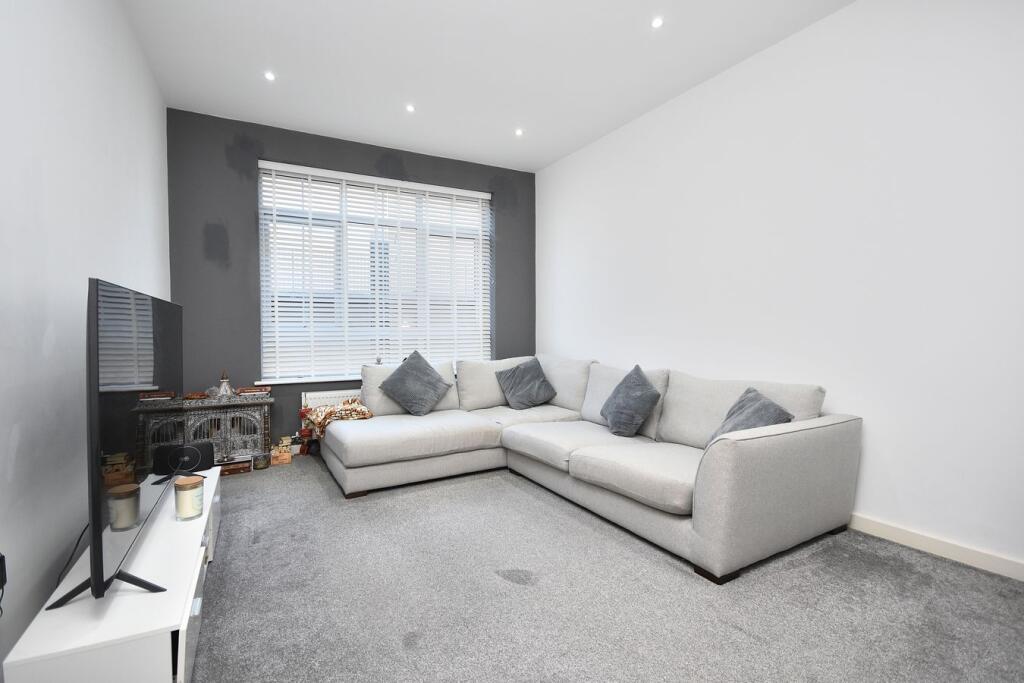 Apartment in Northampton - View 5