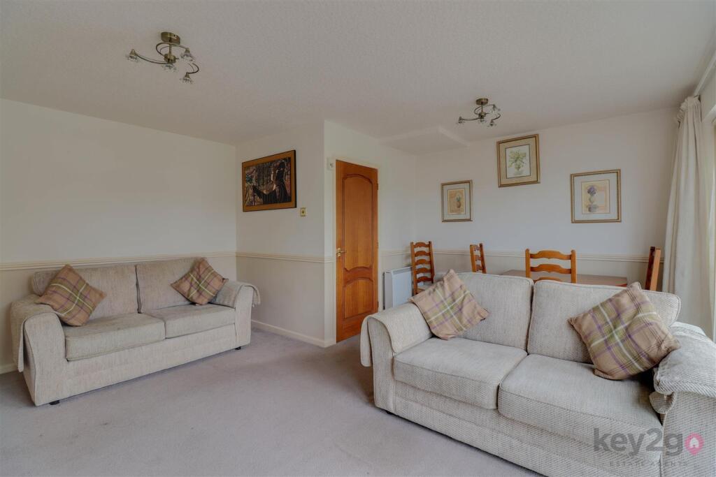 House in North East Derbyshire, Killamarsh - View 4