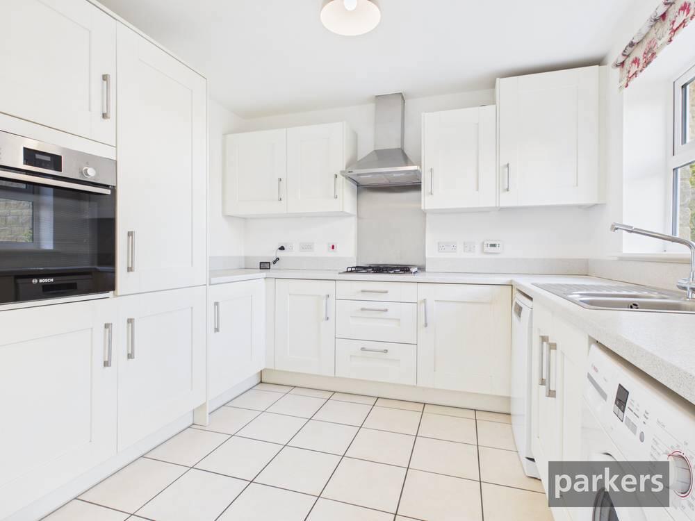 House in West Oxfordshire, Carterton - More