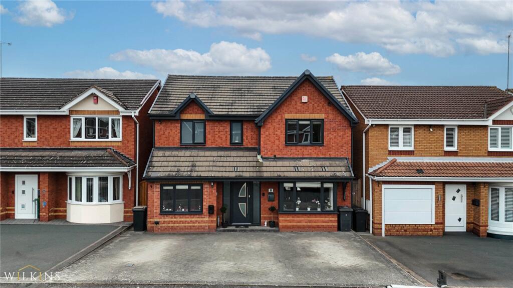 Main image of property: Campbell Close, Nuneaton, Warwickshire, CV10