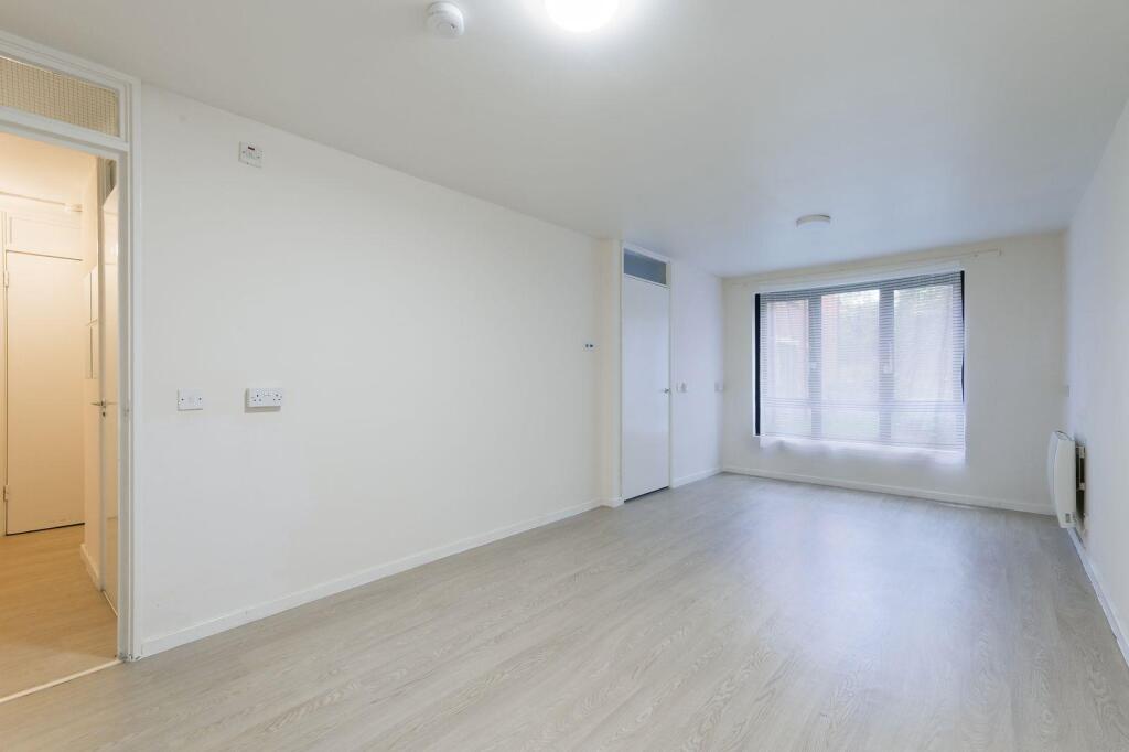 Brook Avenue, Wembley, HA9 photo 3