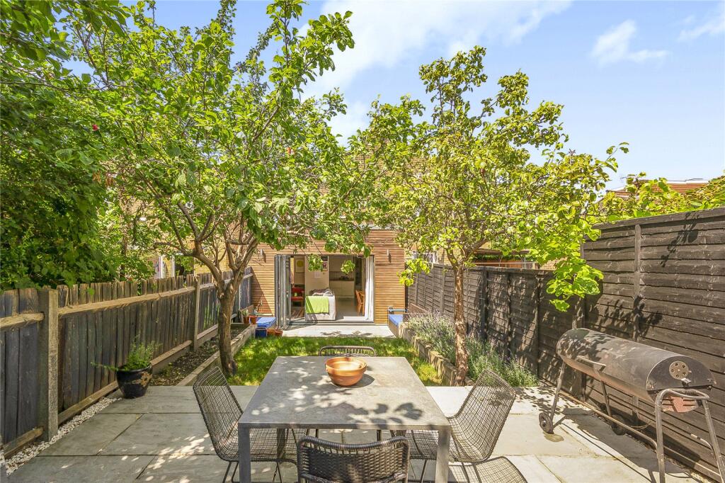 Main image of property: Chesterfield Gardens, Harringay, London, N4