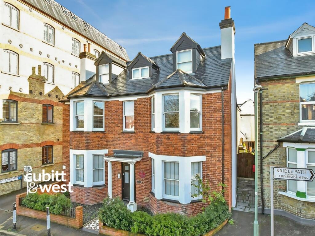 Main image of property: Bridle Path Beddington CR0
