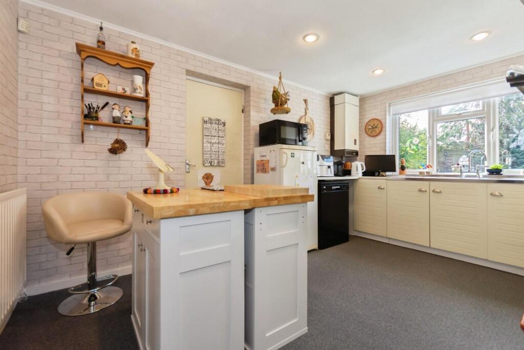 Purnells Way, Knowle, Solihull photo 5