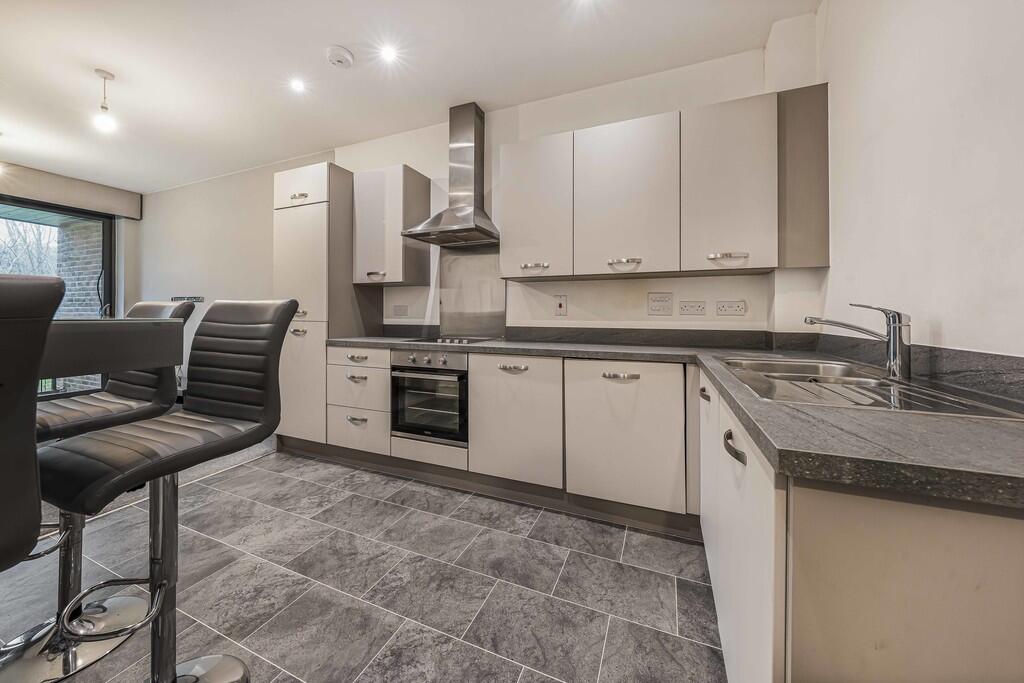 Apartment in Southall - View 2