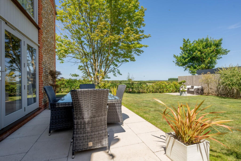 House in Peterborough - View 4
