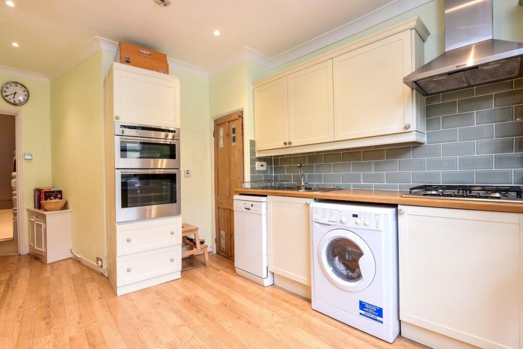 Apartment in London - View 5