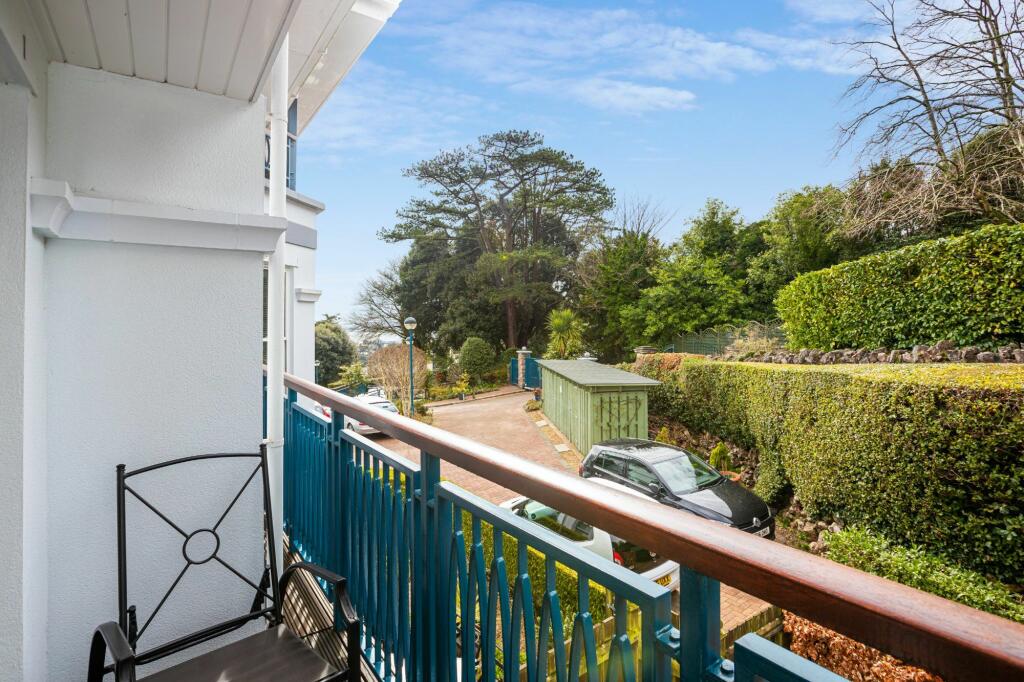 Apartment in Torquay, Torbay - More