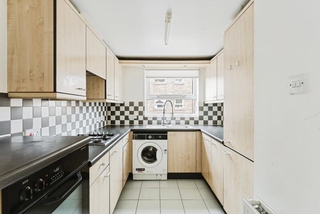 Main image of property: Millennium Drive, London, E14