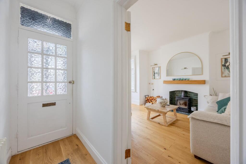 House in Southend-on-Sea - More