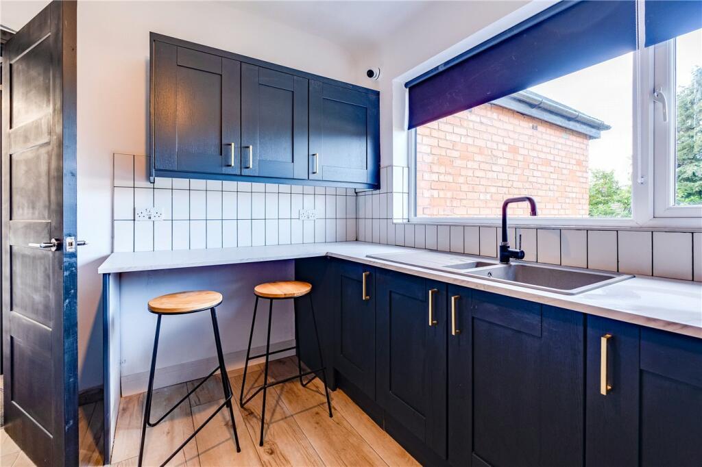 4 Kindale Road, Prenton CH43 3AT photo 4