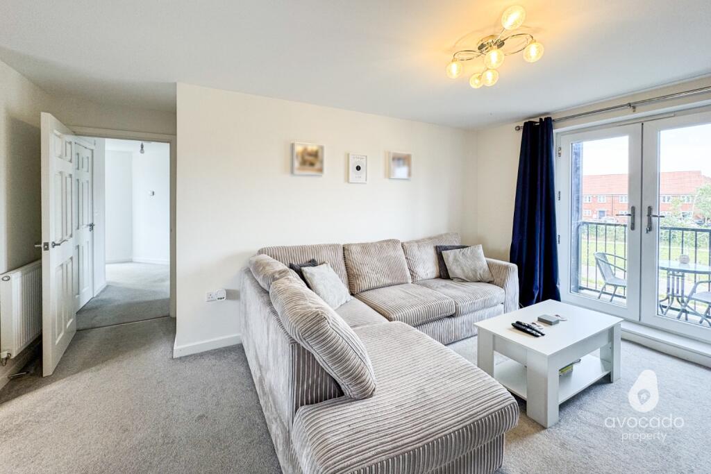 Apartment in Shinfield, Ryeish Green - More