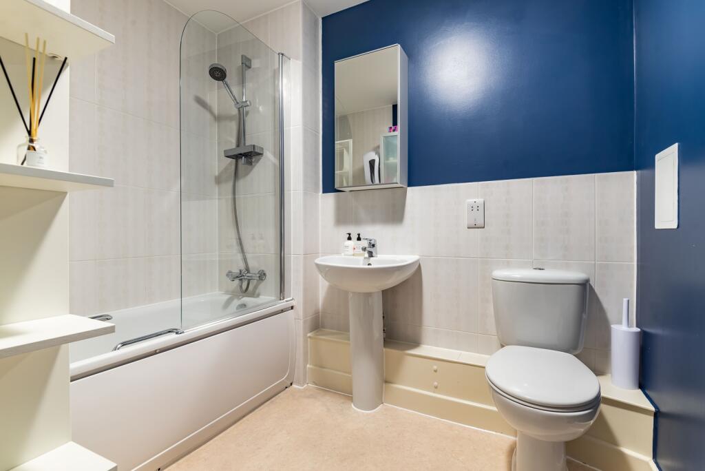 Apartment in London - View 3