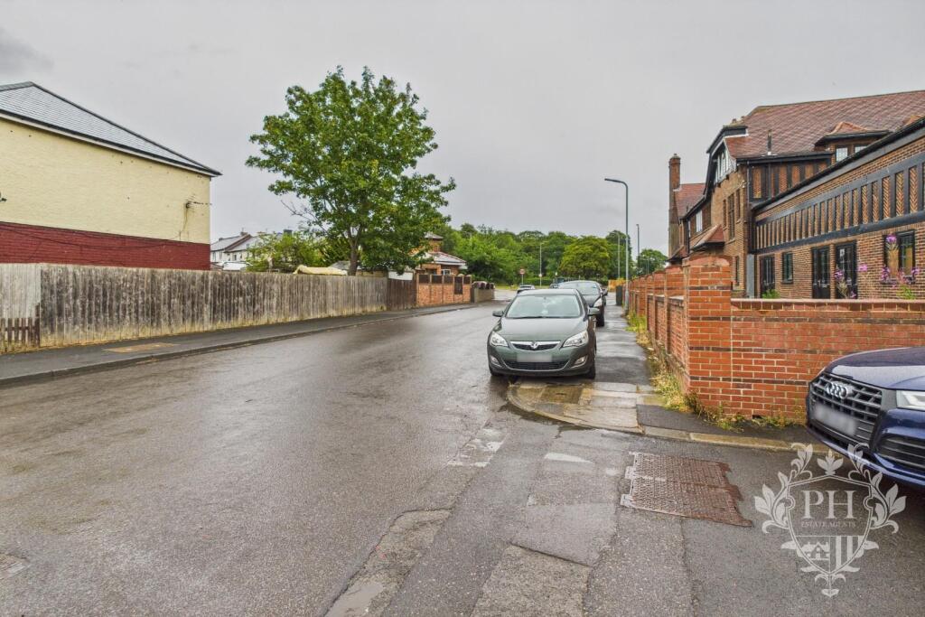 Springfield Road, middlesbrough photo 3