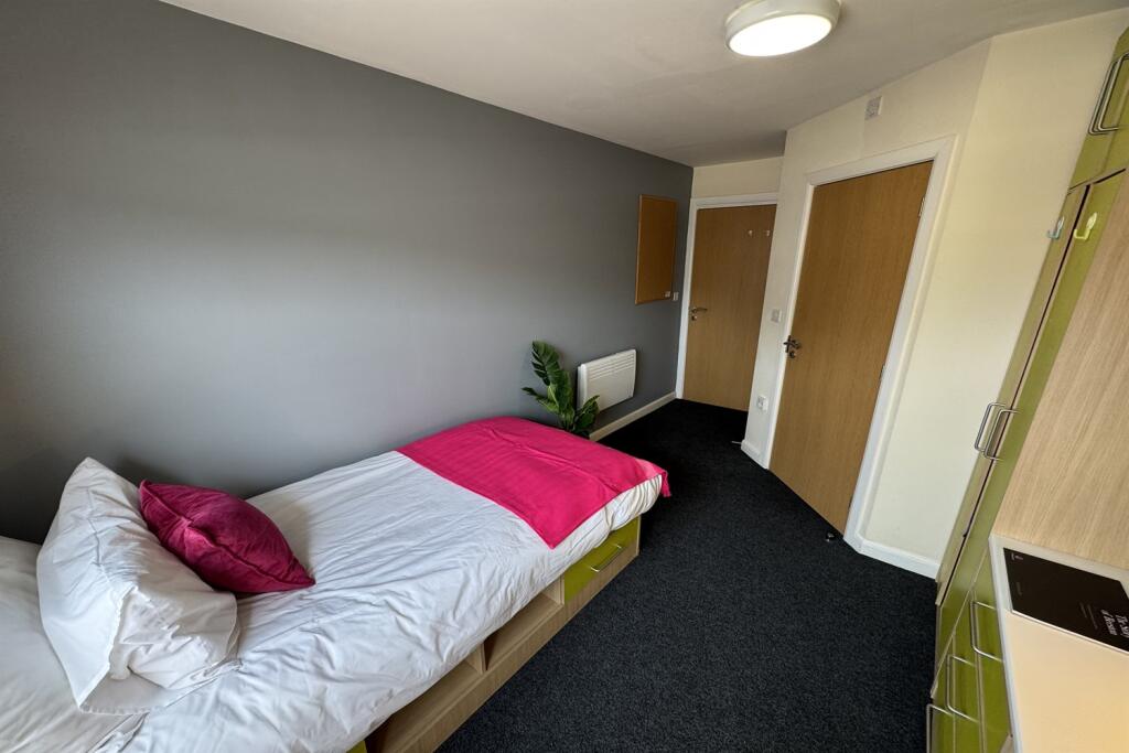Apartment in Nottingham, Beeston - More