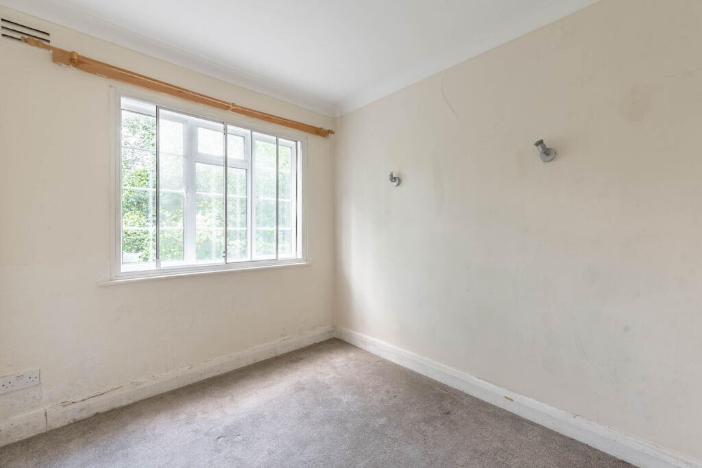 Apartment in Harrow - View 4