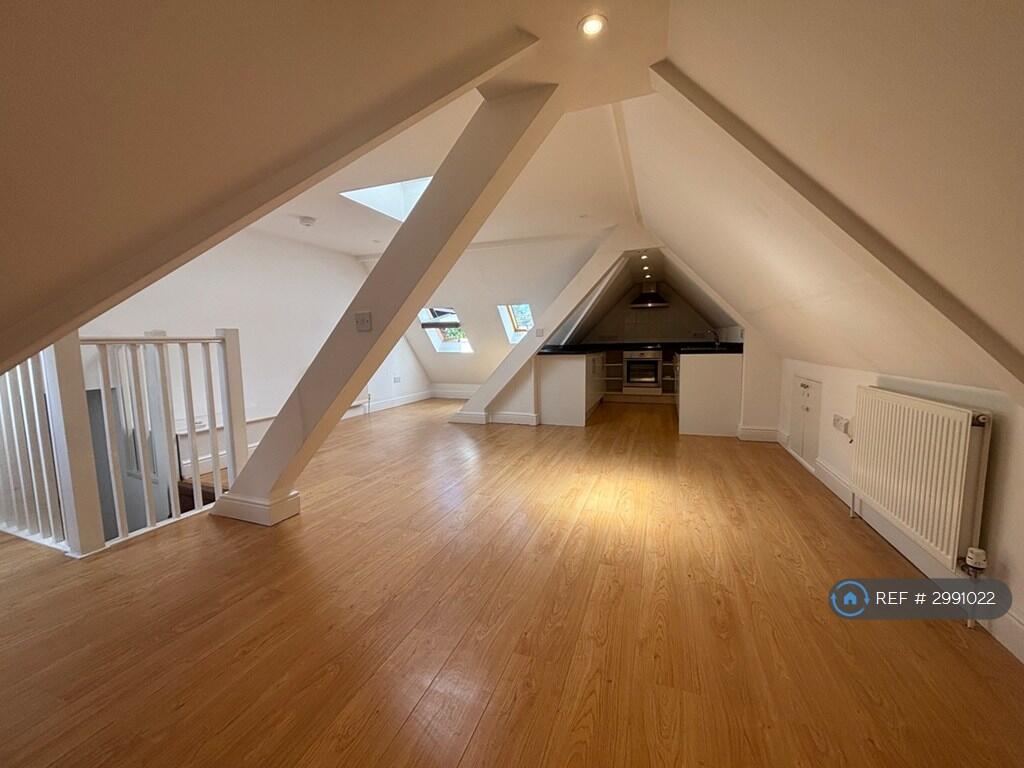 Apartment in Bromley - View 2