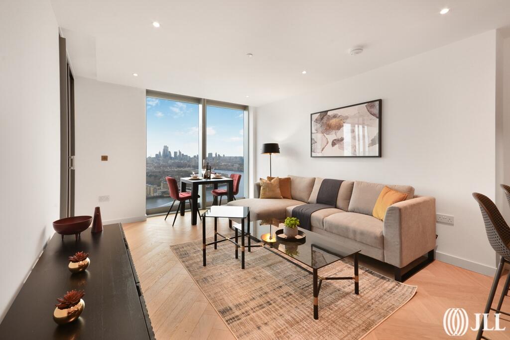1-bed flat on Marsh Wall London E14, £690,000