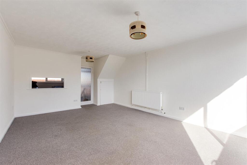 Apartment in Bromley - View 5