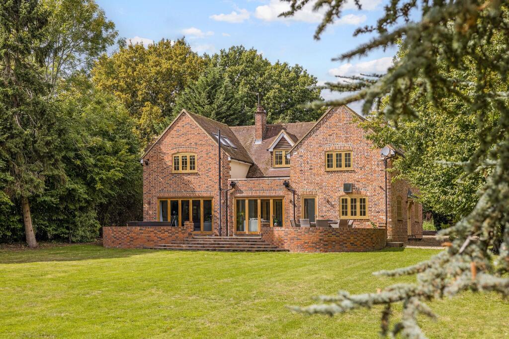 Main image of property: Chequers Hill, St. Albans, AL3